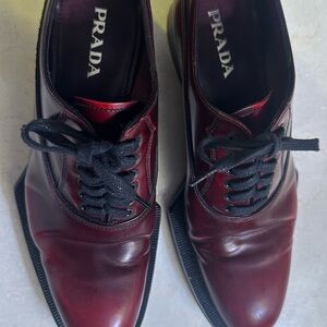 Prada Red Oxford Shoes Sleek Leather Design